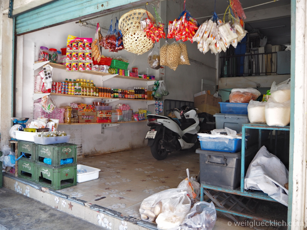 Thailand Bangkok Phetchaburi Road Lebensmittelladen small shop