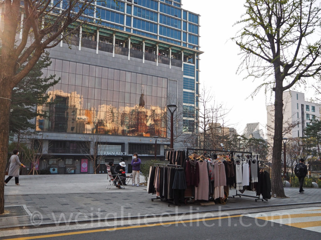 Weltreise 2020 Suedkorea Seoul Ewha Woman's University shopping