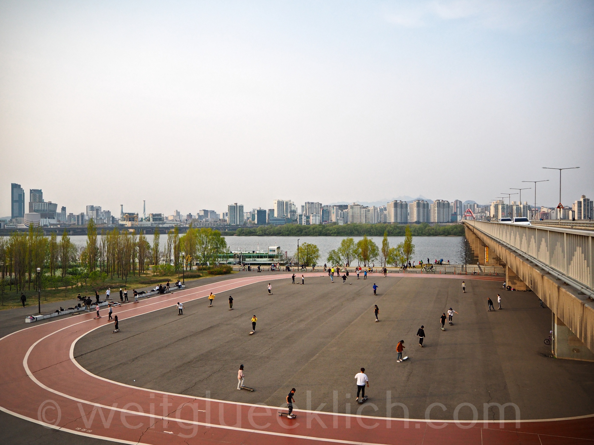 Weltreise 2020 Suedkorea Seoul Hangang Park Han Fluss Skyline