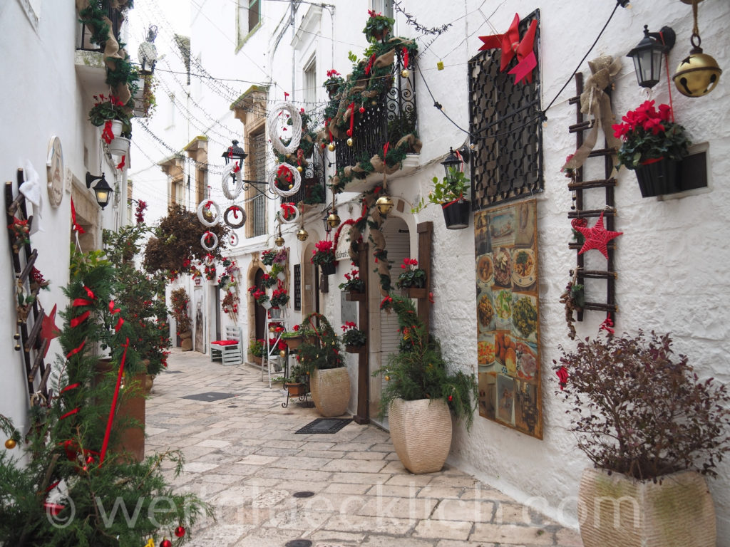 Weltreise 2020 Italien Apulien Valle d'ItriaTrulli Locorotondo Weihnachtsdeko
