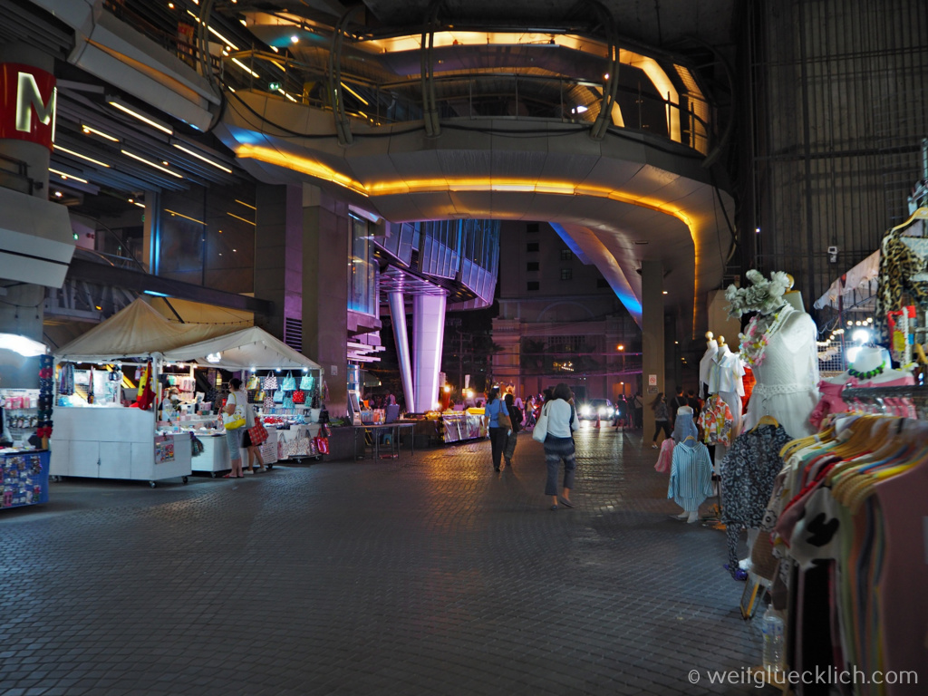 Thailand Bangkok Ramkhamhaeng Street City Line Market