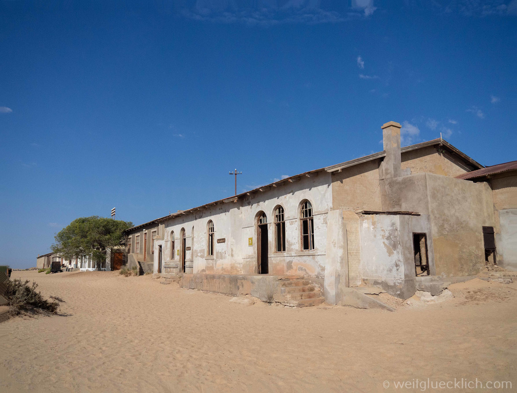 Weltreise 2021 Namibia Kolmanskop Ladenzeile