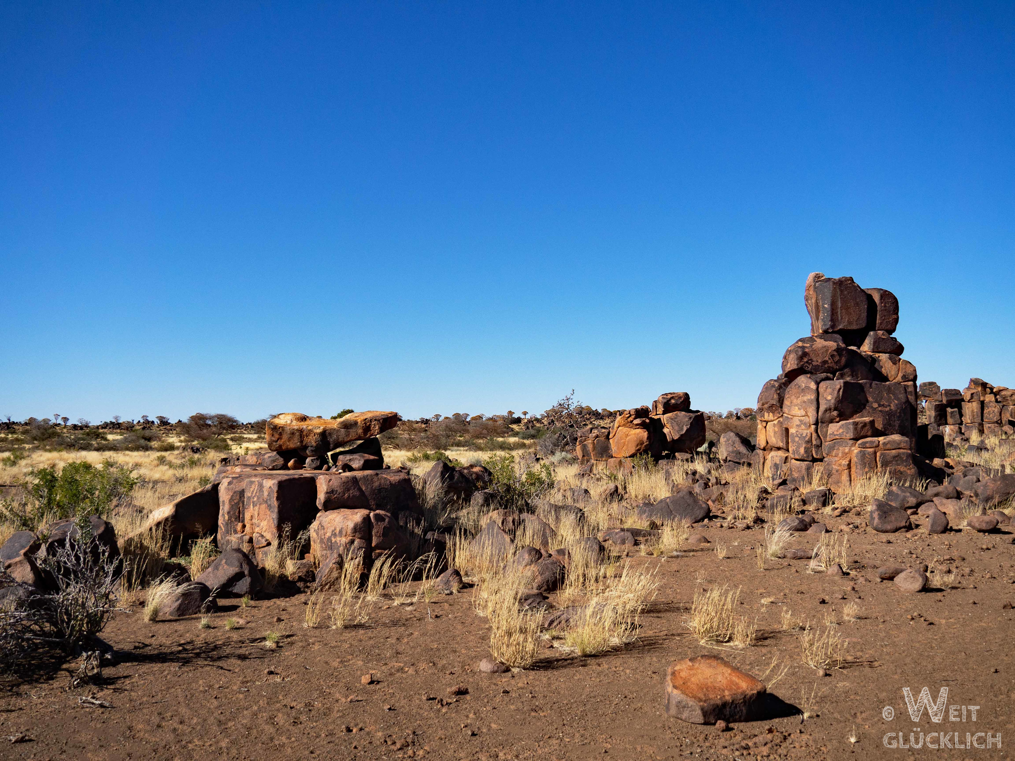 Weltreise 2021 Namibia Mesosaurus Campsite Steinbloecke