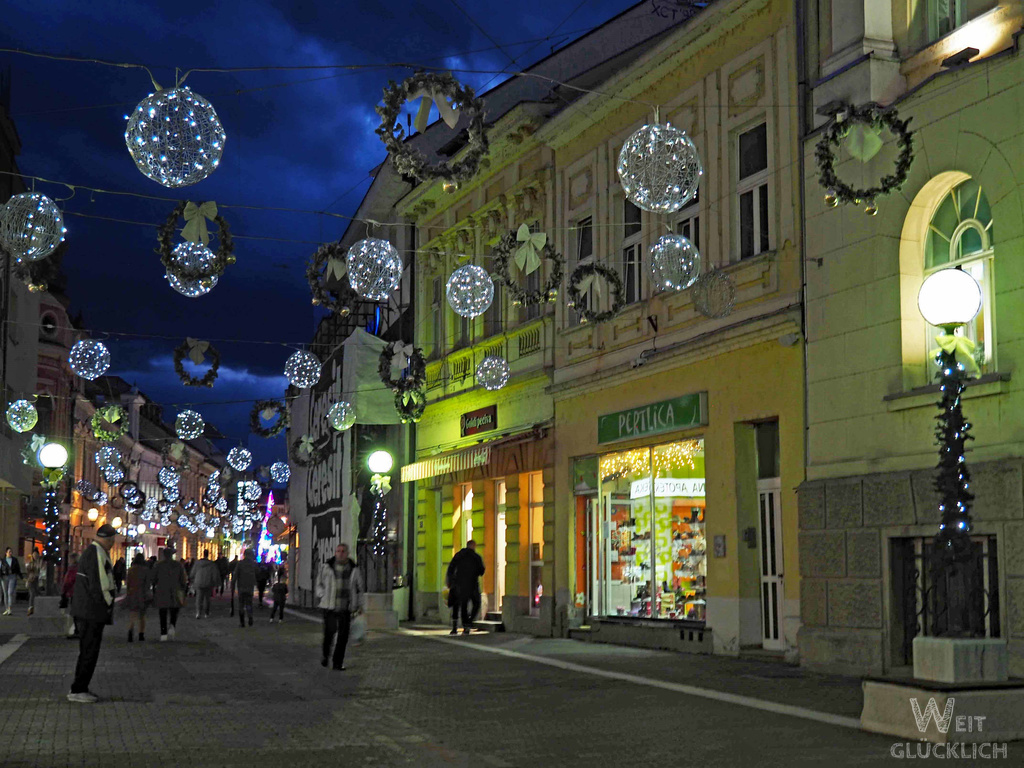 Weltreise 2022 Bosnien Herzegowina Banja Luka Innenstadt Abends