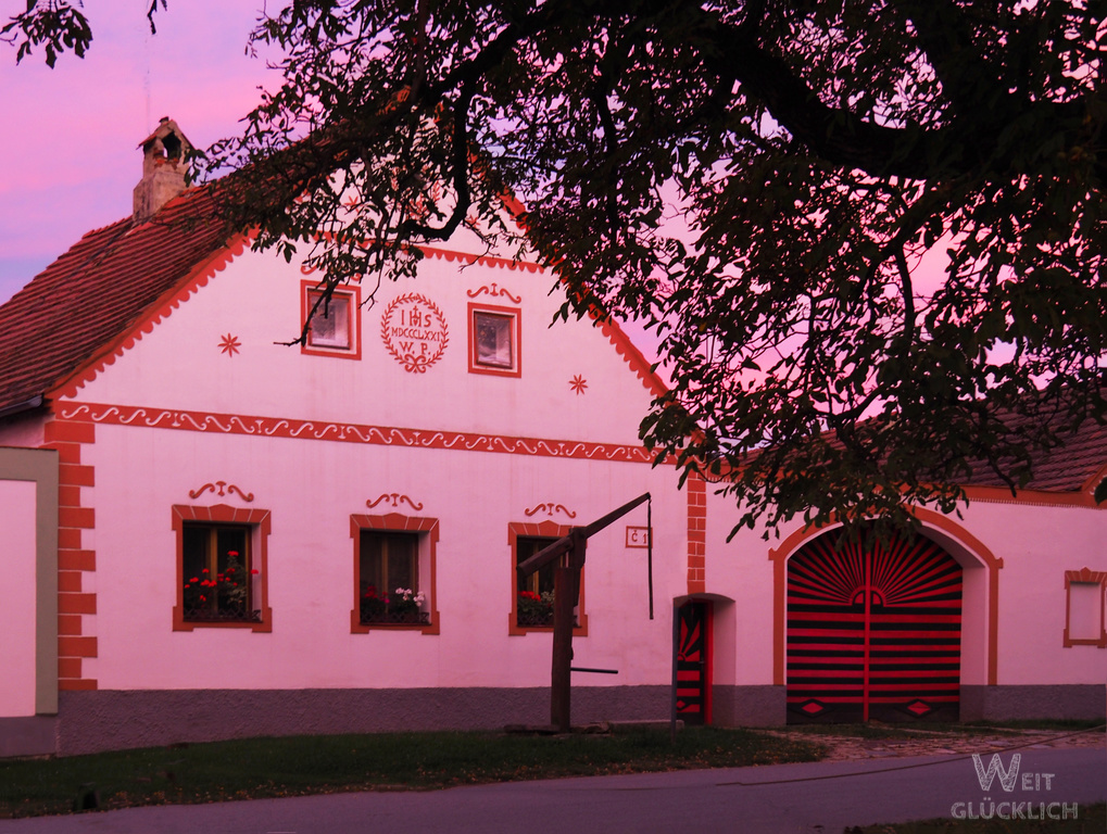 Hollschowitz Bauernhäuser Sonnenuntergang